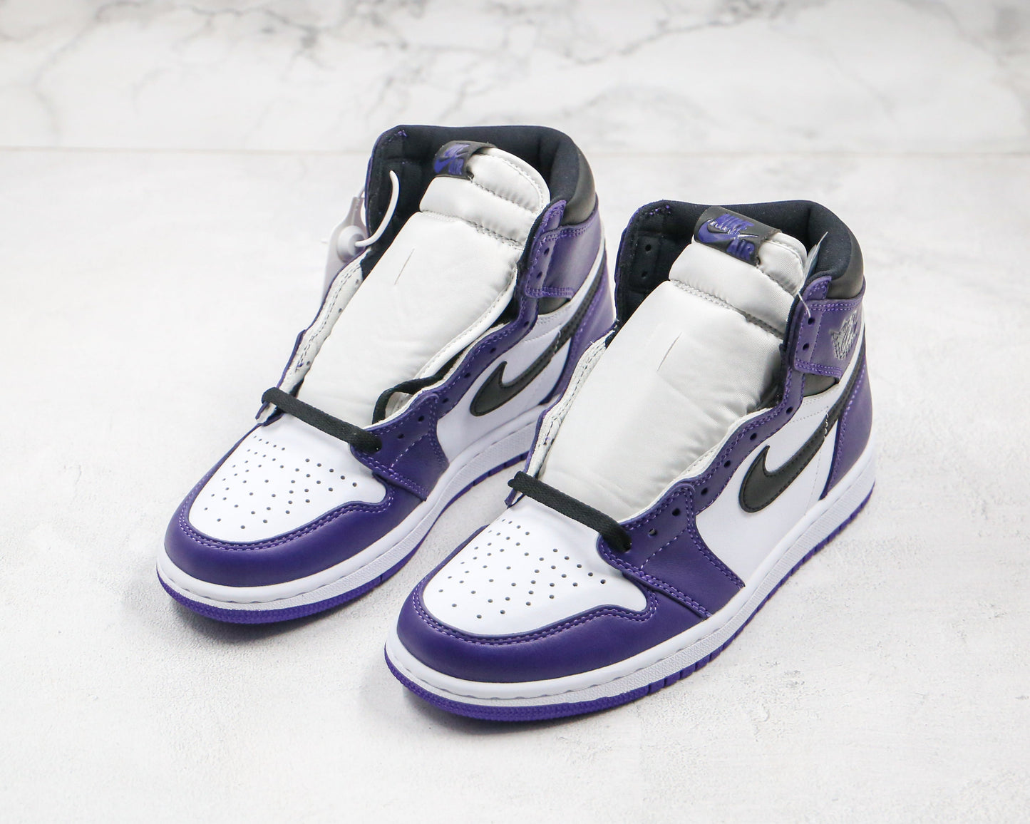 Jordan 1 Retro High Court Viola Bianco 