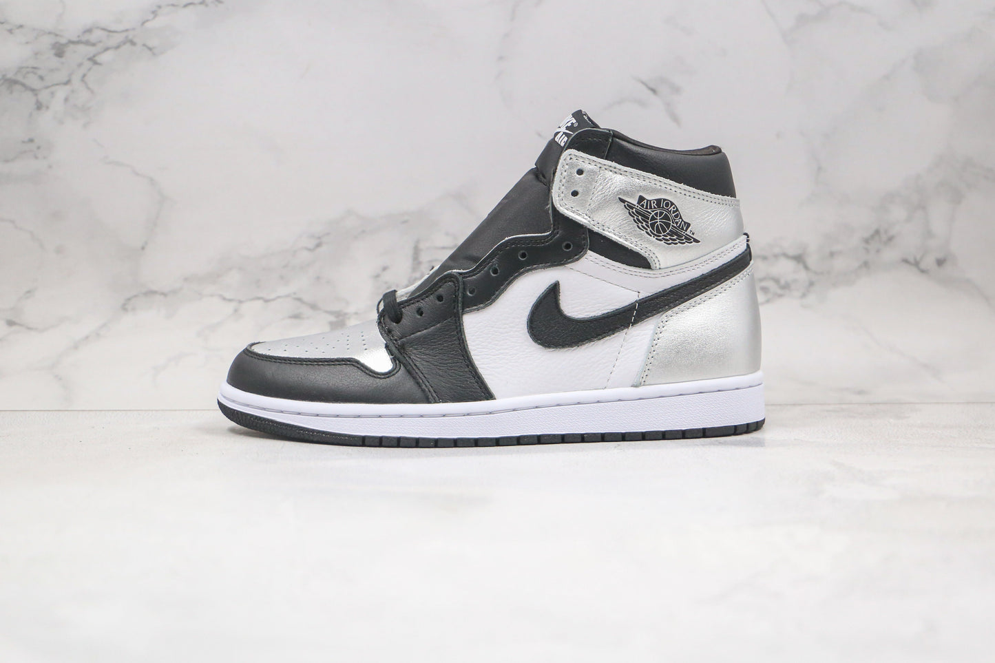 Jordan 1 Retro High Silberne Zehenpartie