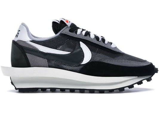 Nike Waffel Sacai Schwarz