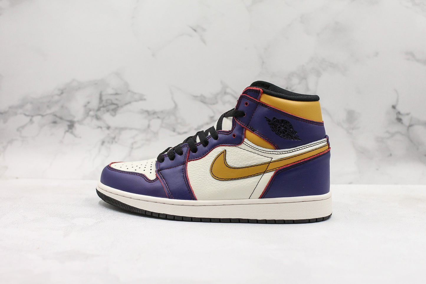 Jordan 1 Retro High OG Defiant SB da Los Angeles a Chicago 