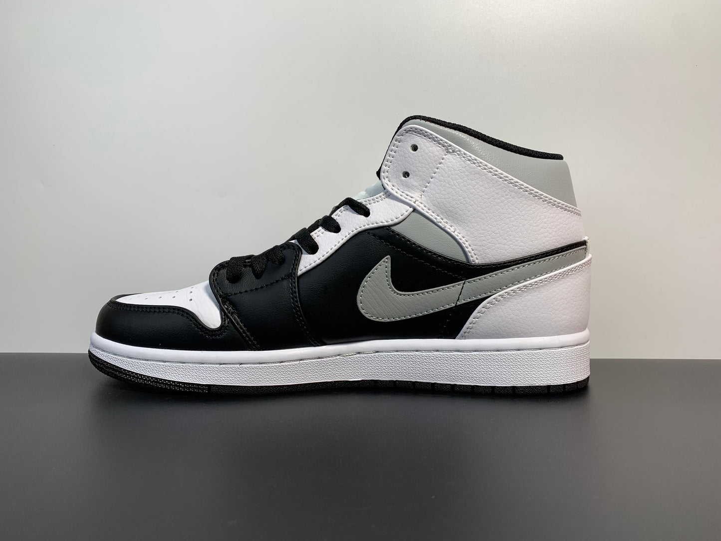 Jordan 1 Mid Bianco Ombra 