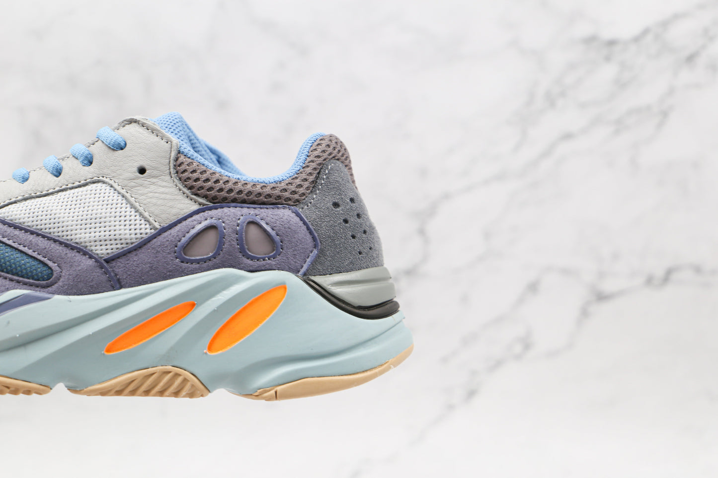 Adidas Yeezy Boost 700 Carbon Blau