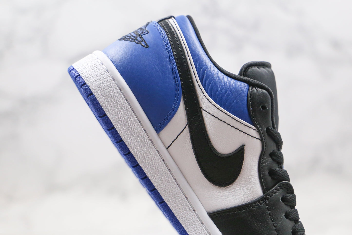 Jordan 1 Low Royal Toe 