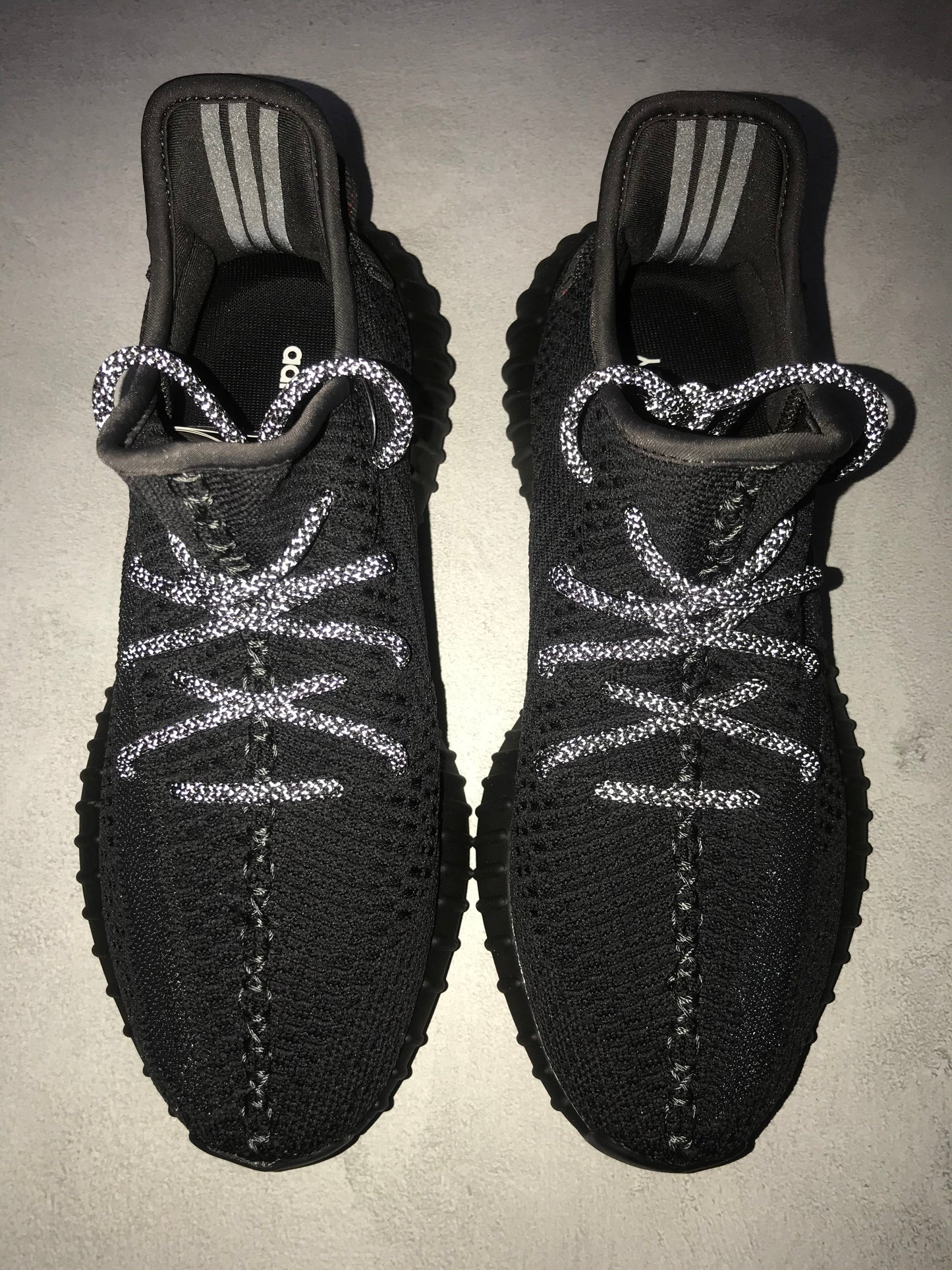 Adidas Yeezy Boost 350 V2 Schwarz (nicht reflektierend)