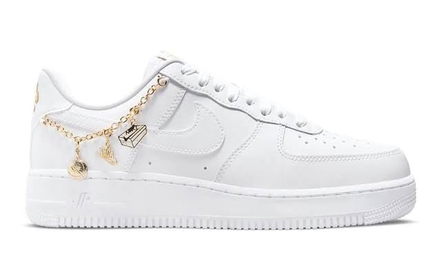 Nike Air Force 1 Low LX Weißer Anhänger