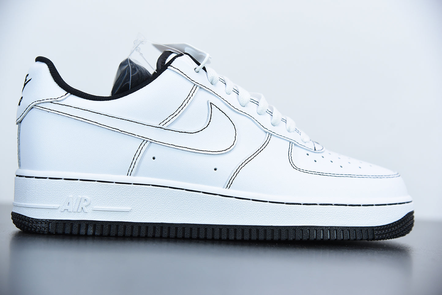 Nike Air Force 1 Low Contrast Stitch Bianco Nero 