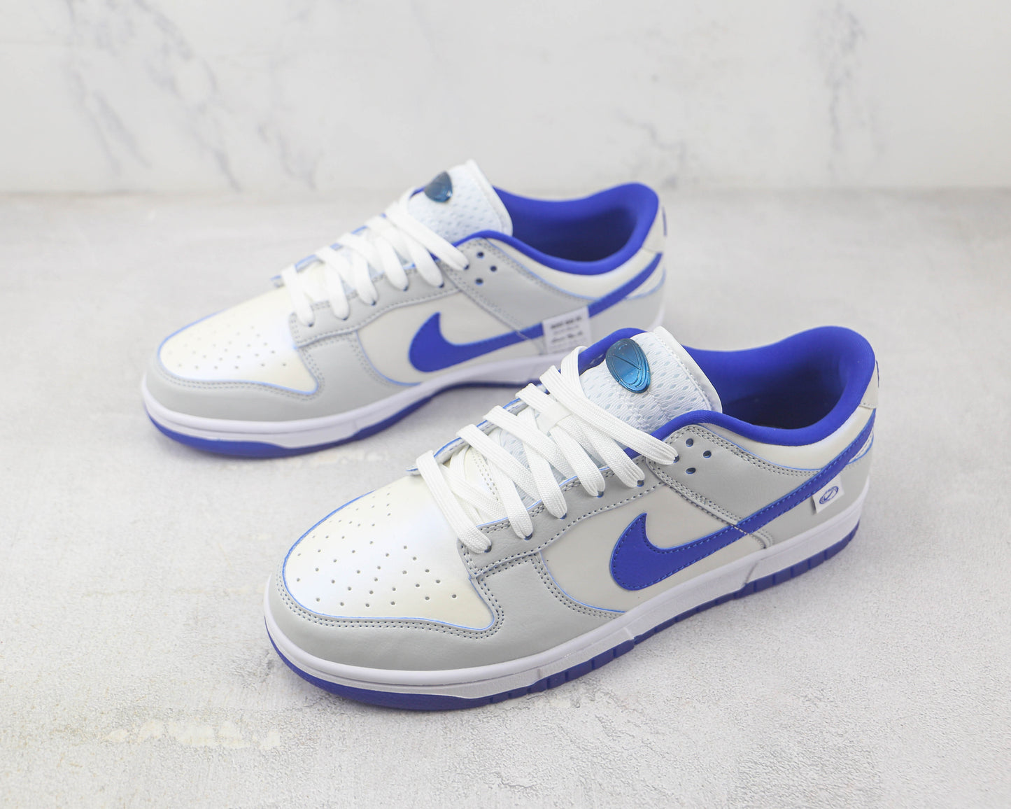 Nike Dunk Low Bianco Blu in tutto il mondo 