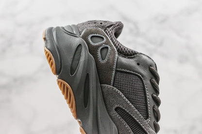 Adidas Yeezy Boost 700 Utility schwarz