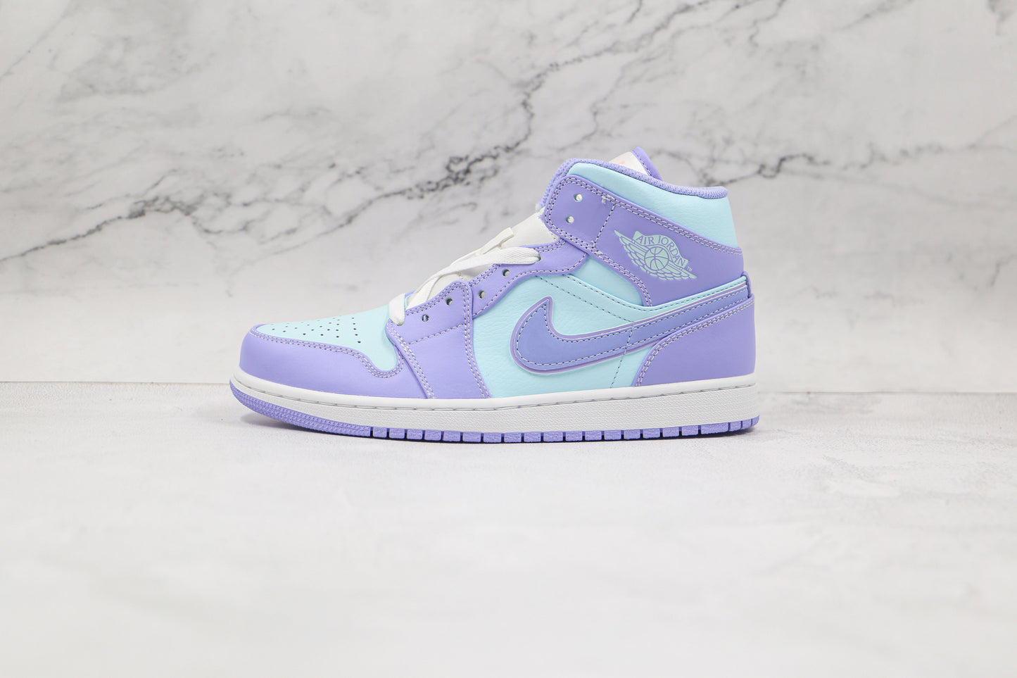 Jordan 1 Mid Lila Aqua