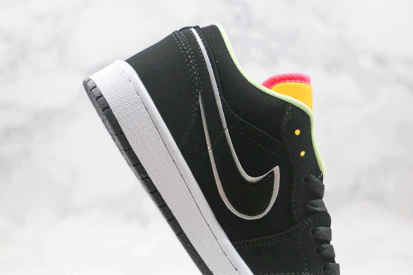 Jordan 1 Low Nero Aurora Verde Laser Arancione 