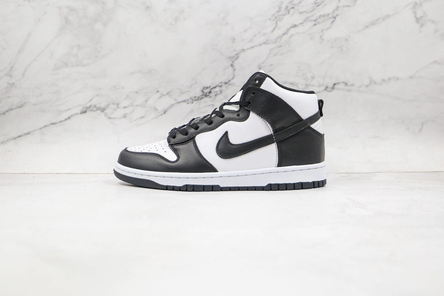 Nike Dunk High Panda