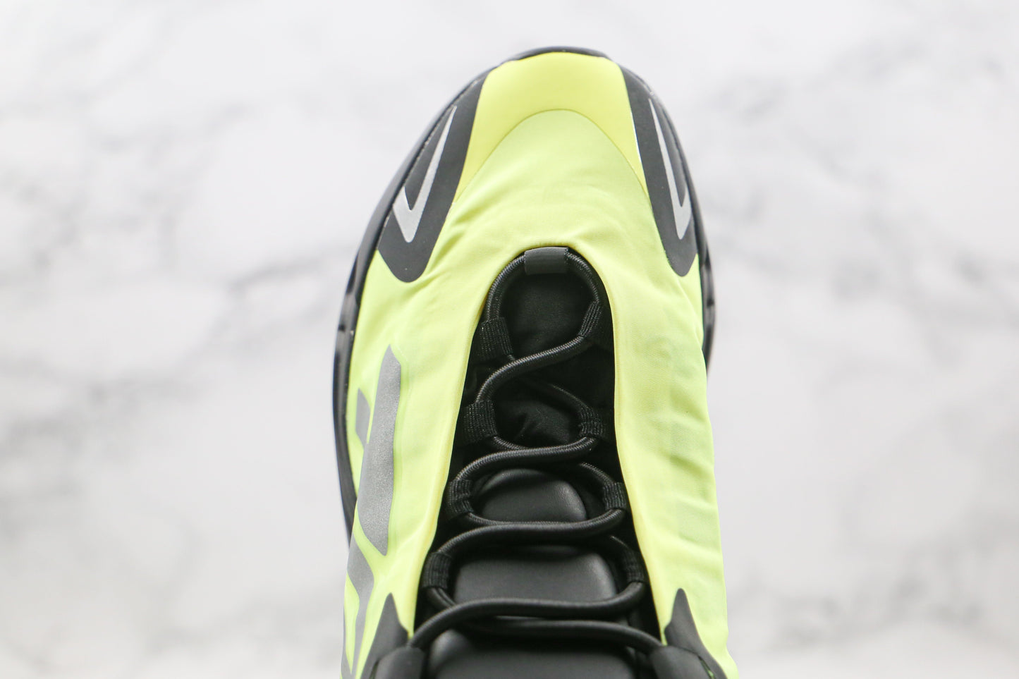 Adidas Yeezy Boost 700 MNVN Fosforo 