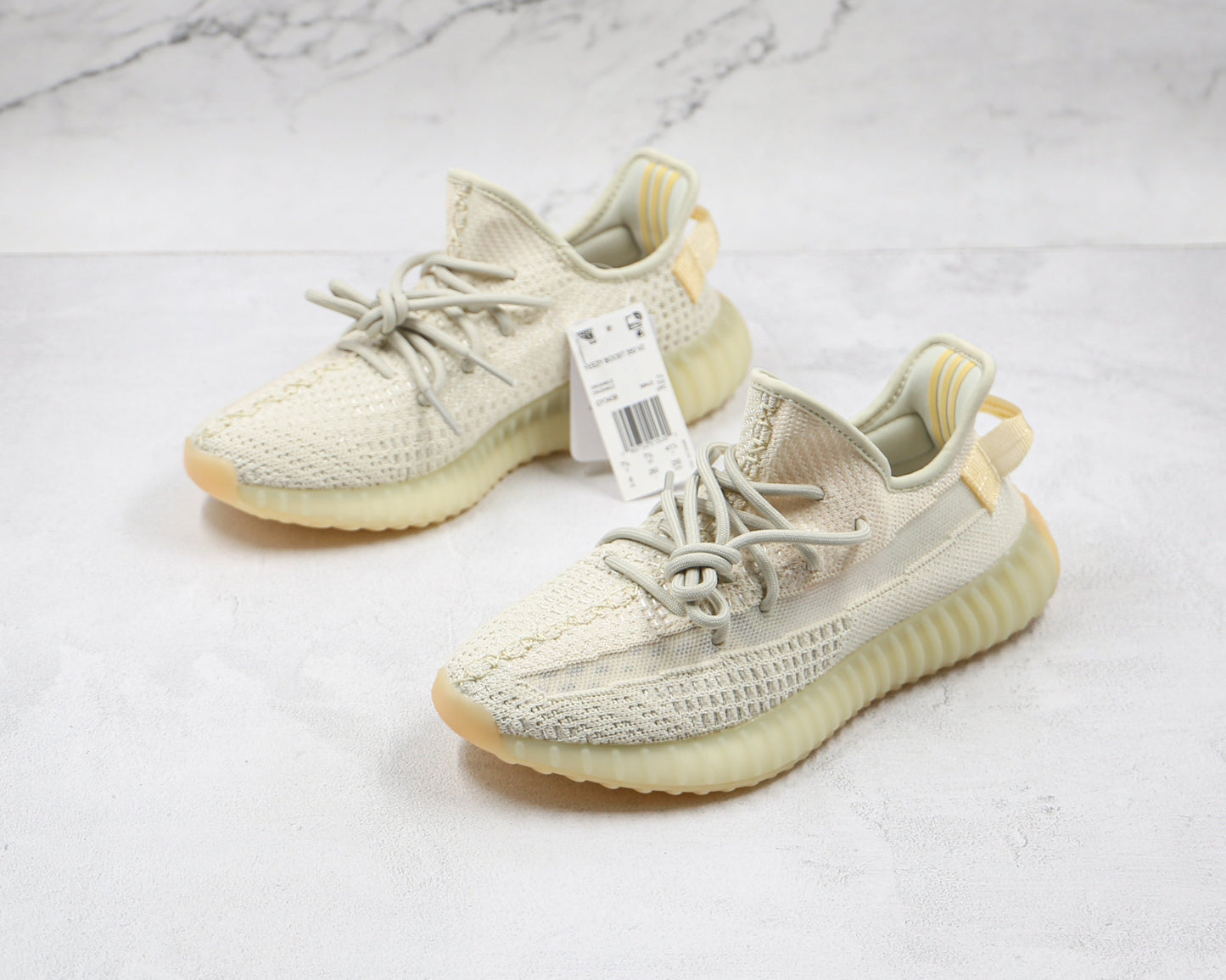 Adidas Yeezy Boost 350 V2 Licht