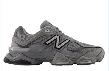 New Balance 9060 Team Away Grau