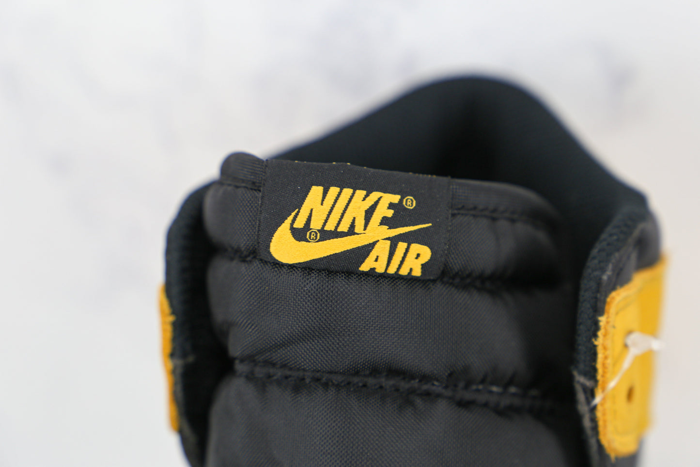 Jordan 1 Retro High Giallo Ocra 