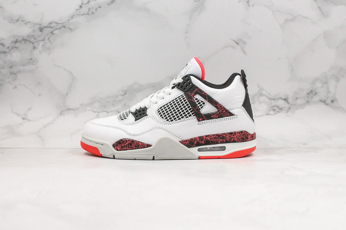 Nostalgia del volo retrò Jordan 4 