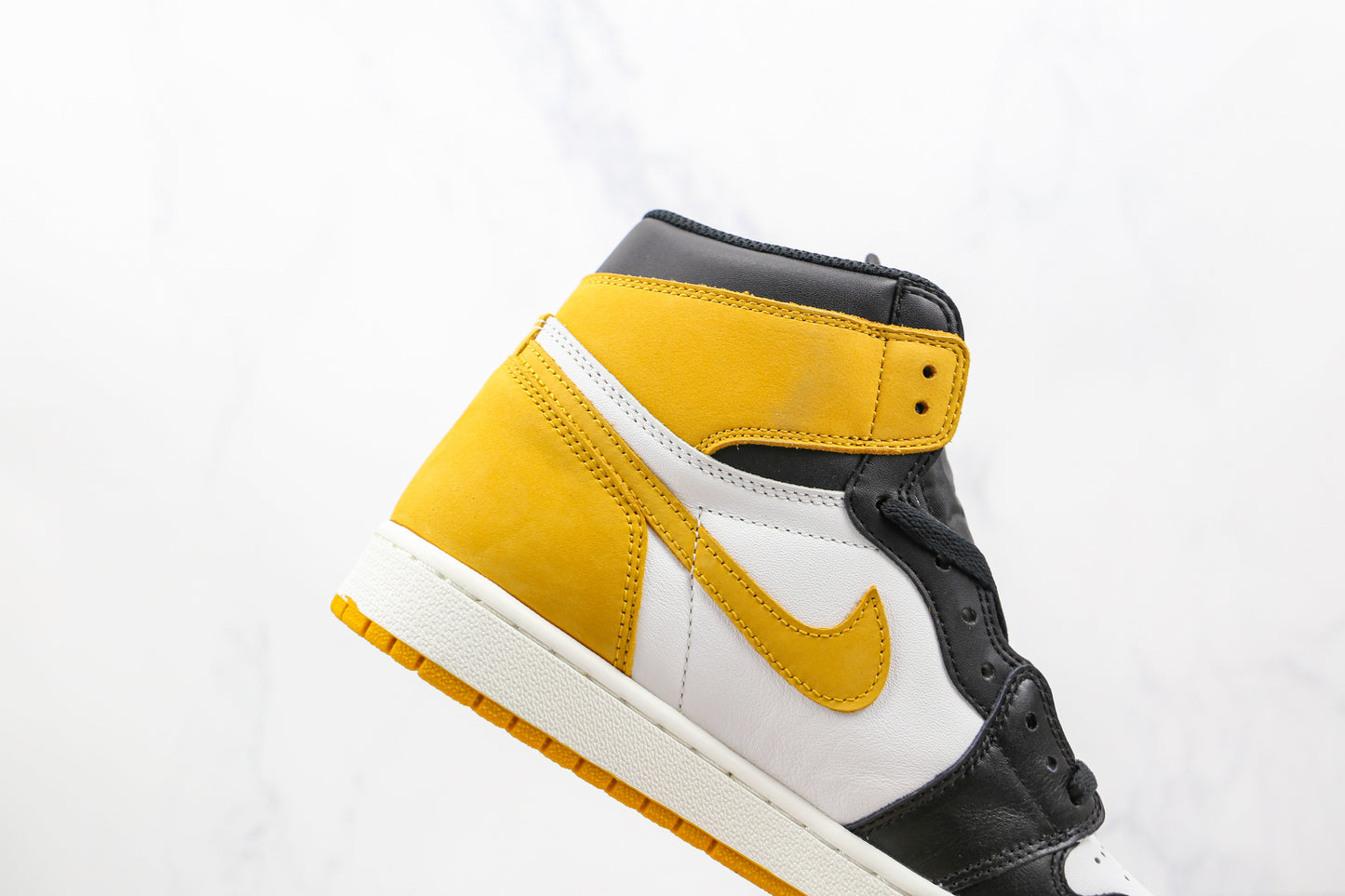 Jordan 1 Retro High Giallo Ocra 