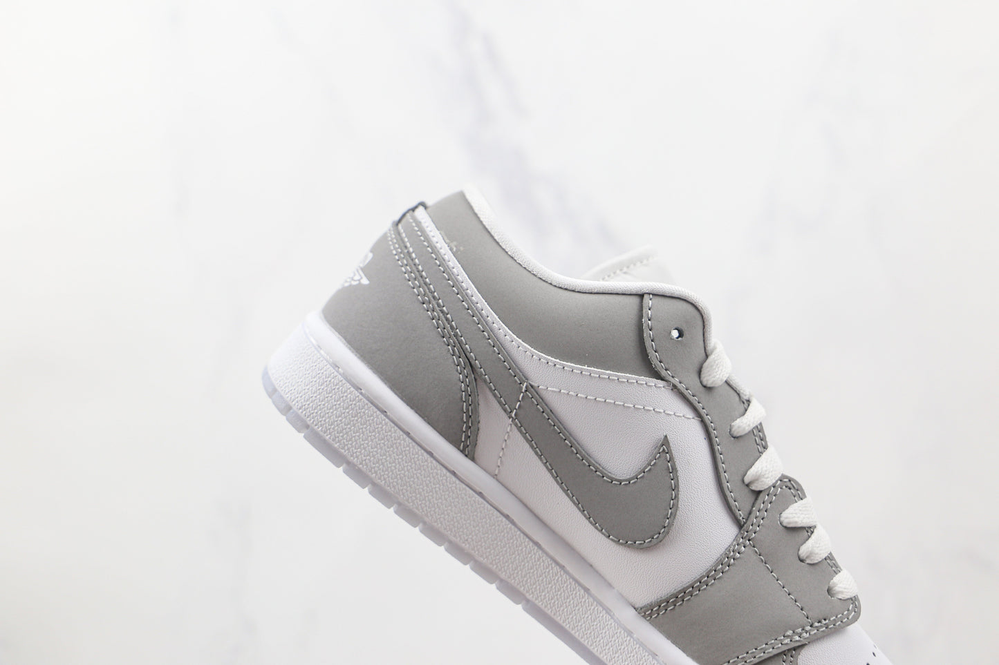 Jordan 1 Low Wolf Grau