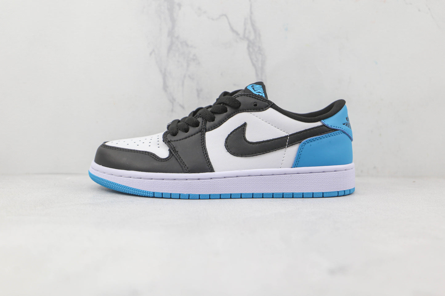 Jordan 1 Low UNC