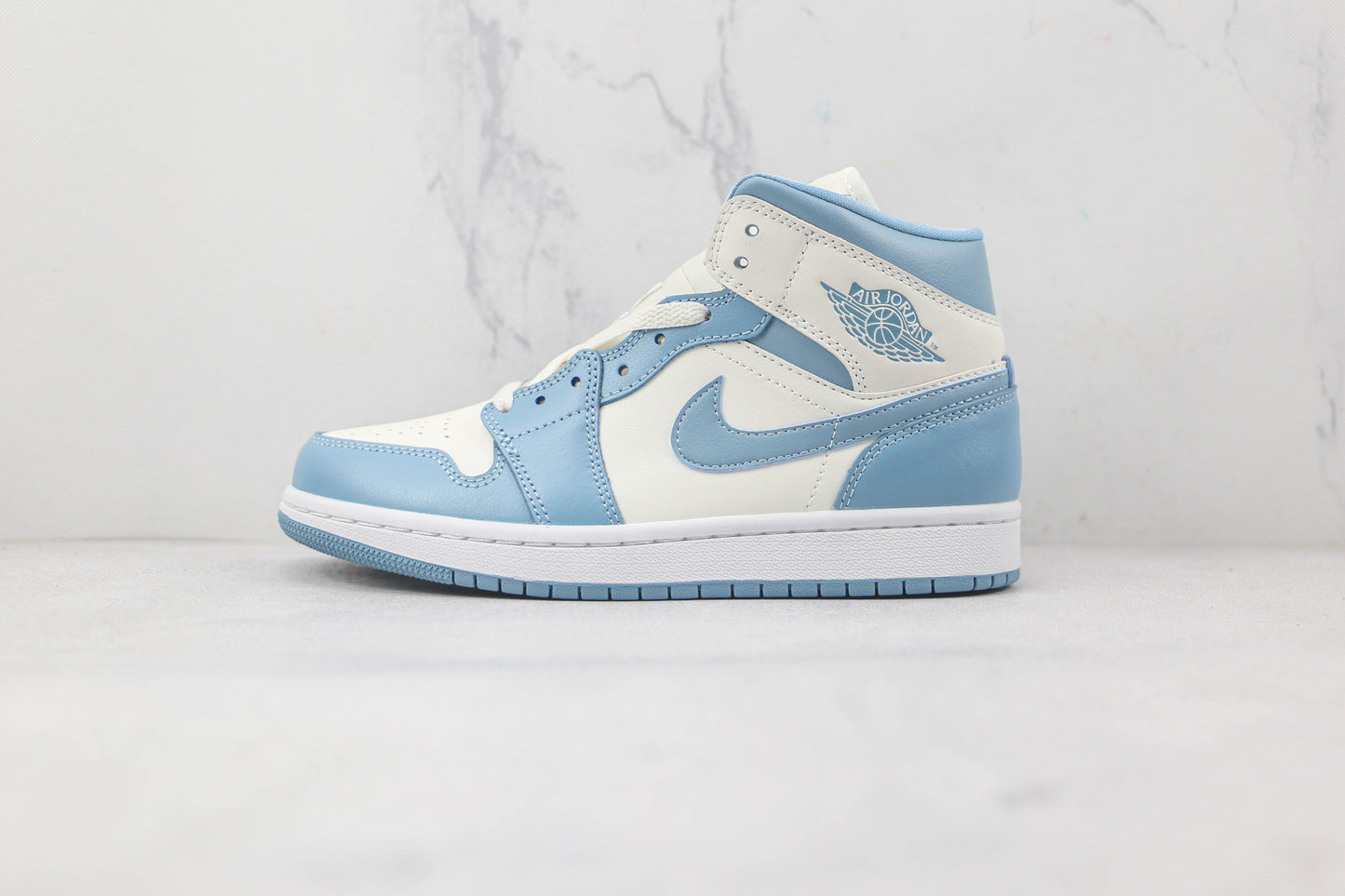 Jordan 1 Mid UNC 