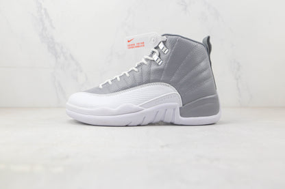 Jordan 12 invisibile 