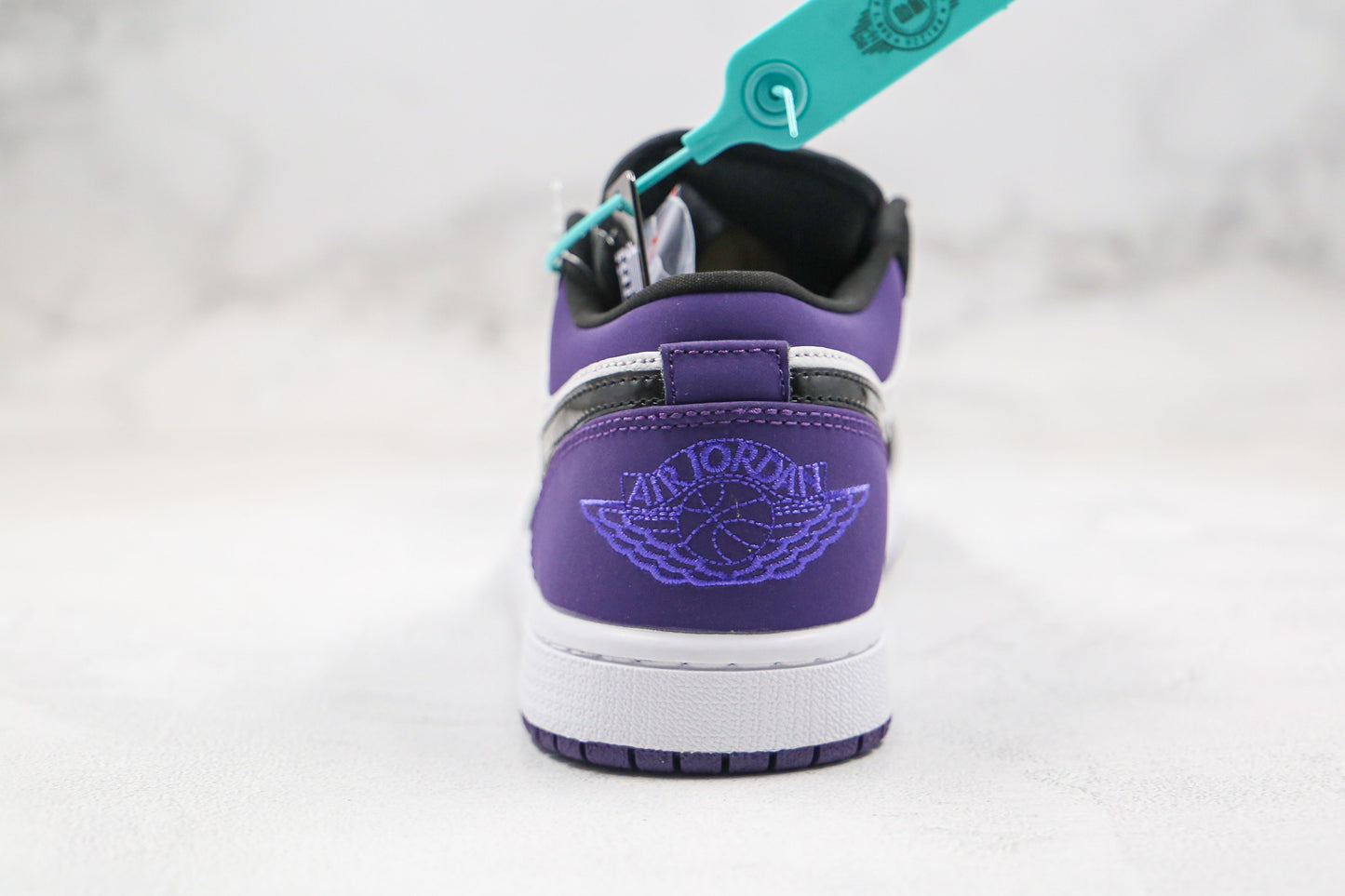 Jordan 1 Low Court Lila 