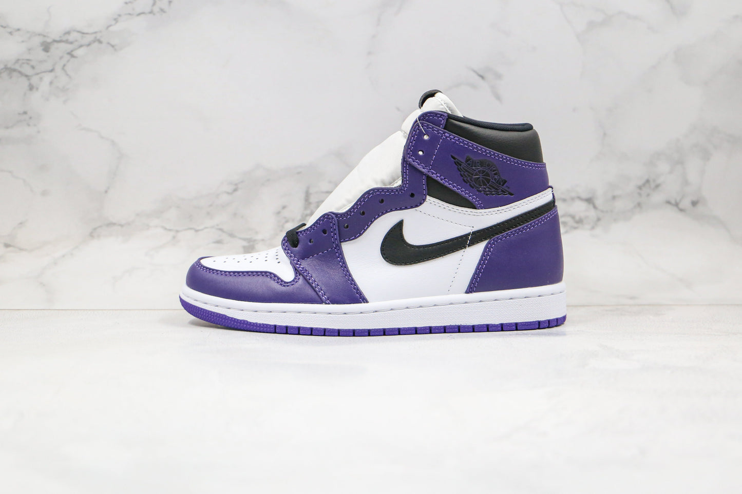 Jordan 1 Retro High Court Viola Bianco 