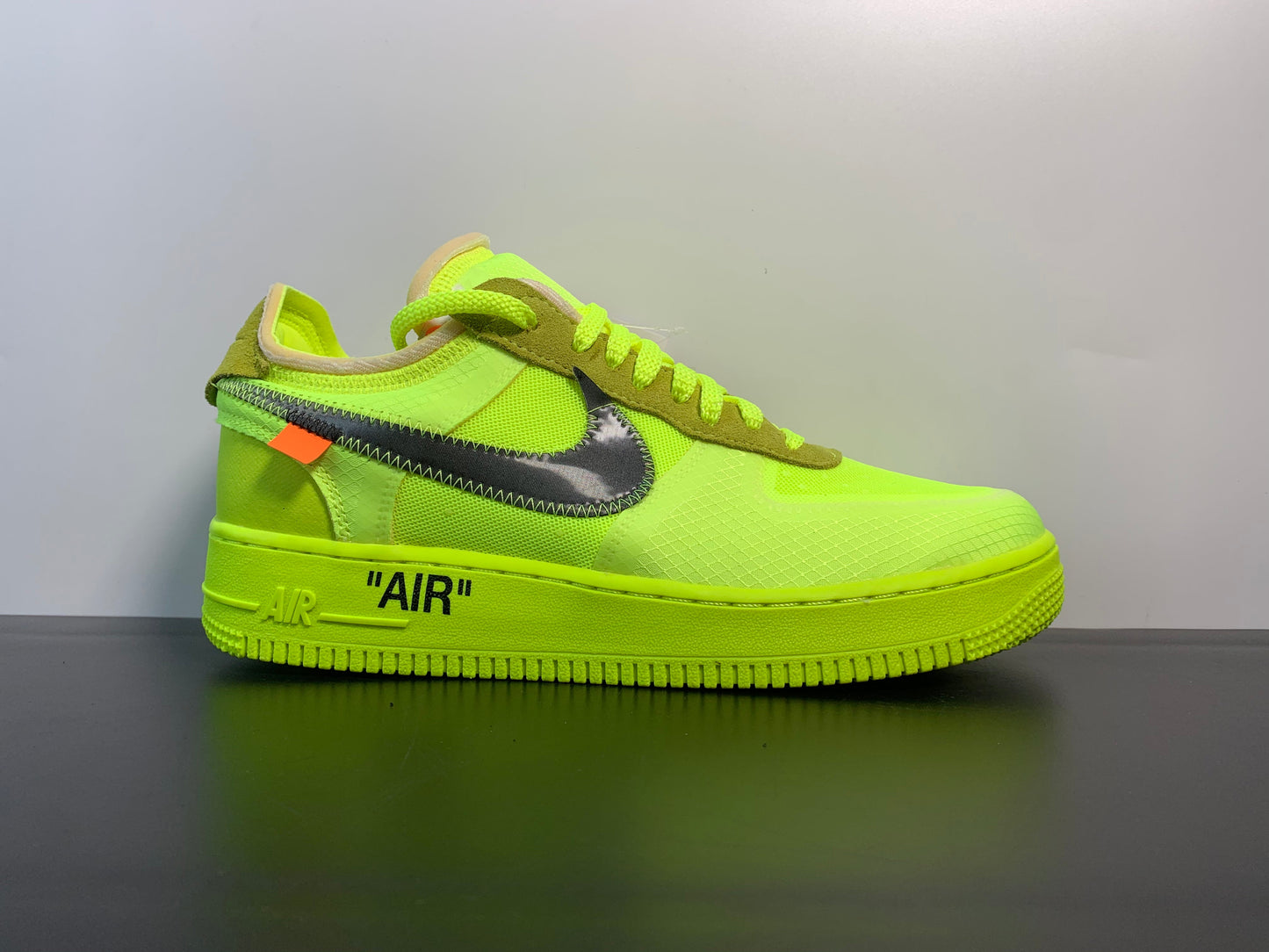 Nike Air Force 1 Low Bianco sporco Volt 