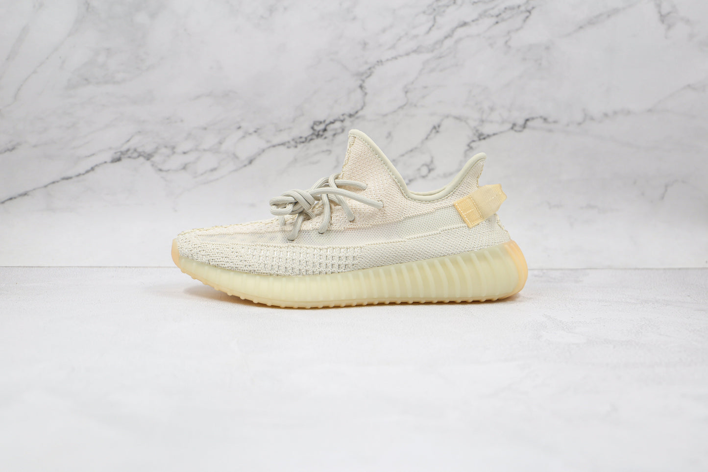 Adidas Yeezy Boost 350 V2 Licht