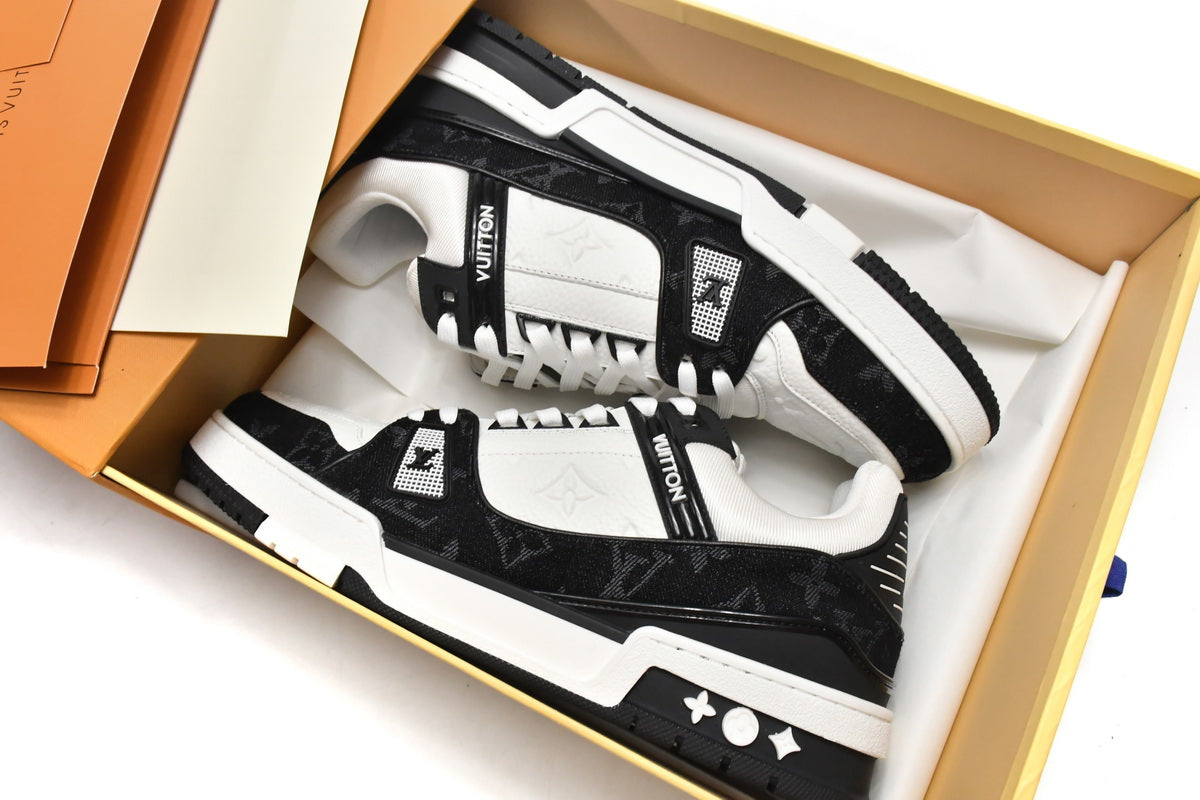 Louis Vuitton Trainer White Black