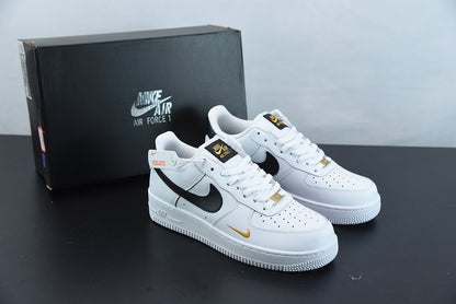 Nike Air Force 1 Essential Bianco Nero Oro 