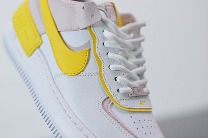 Nike Air Force 1 Shadow Weiß Barely Rose Speed ​​Gelb