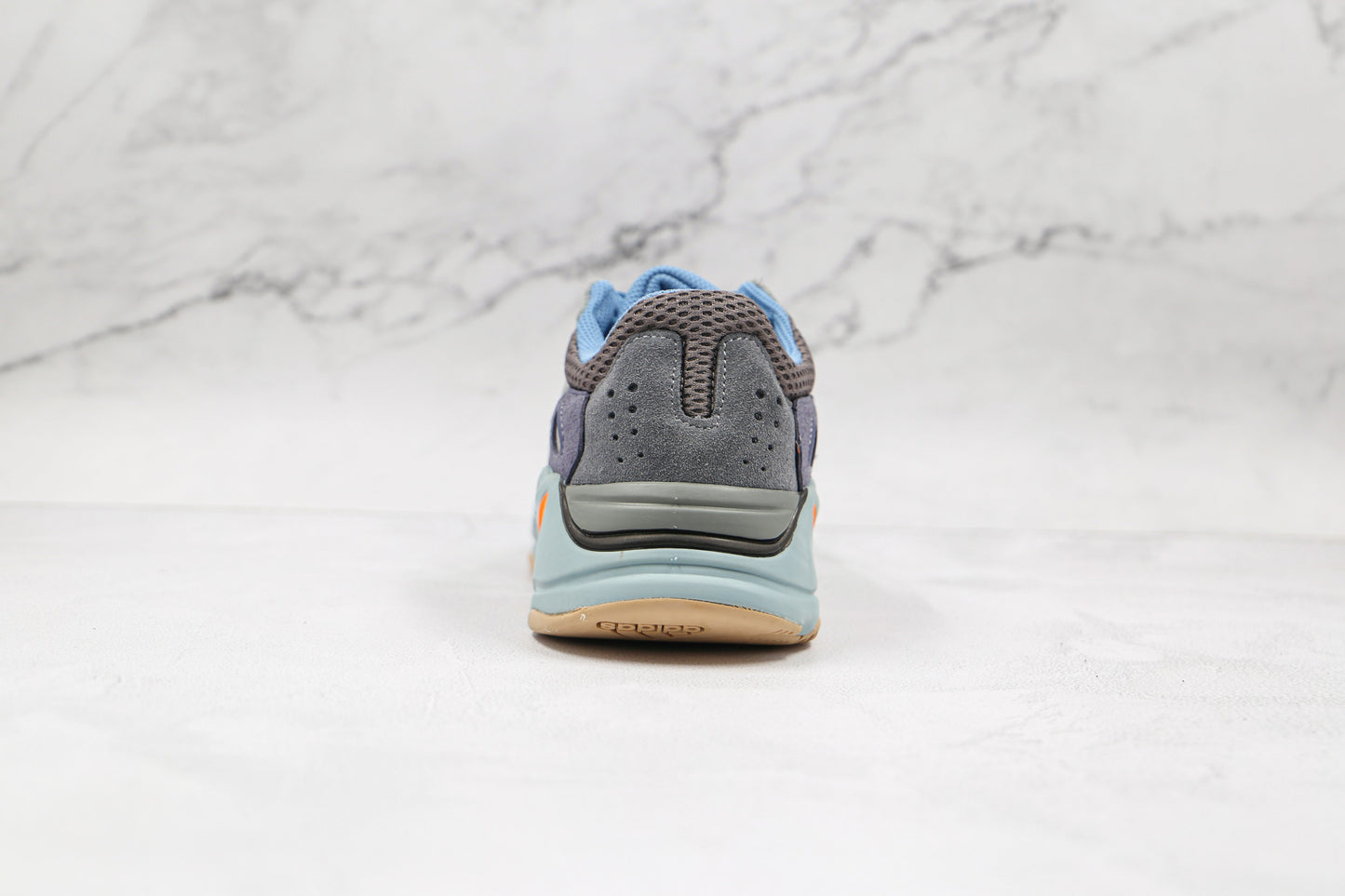 Adidas Yeezy Boost 700 Carbon Blau