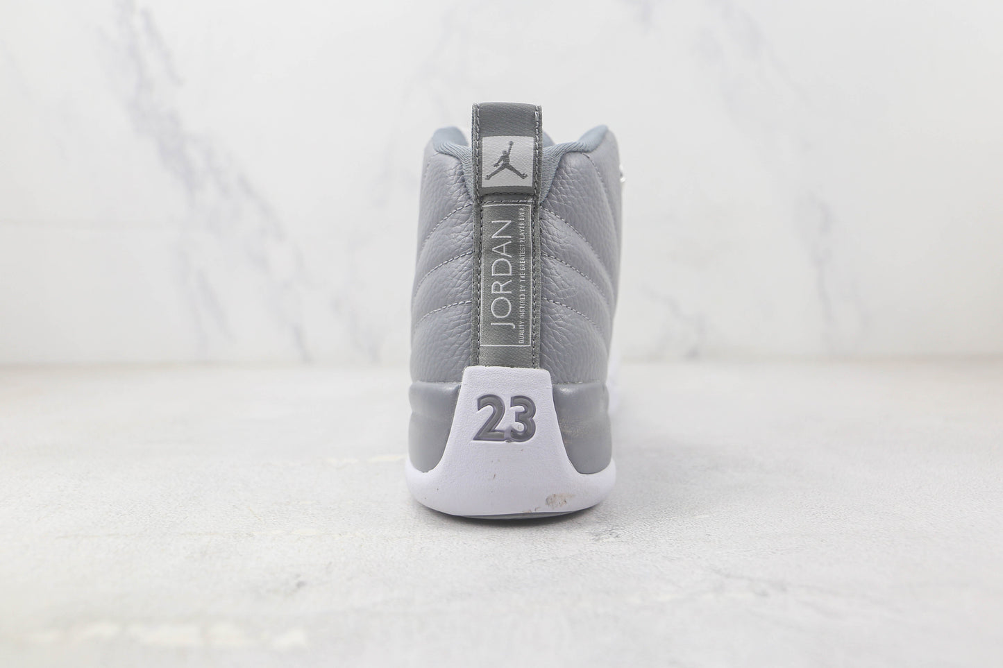 Jordan 12 invisibile 