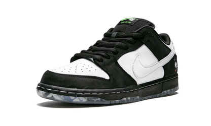 Nike SB Dunk Low Staple Panda Pigeon