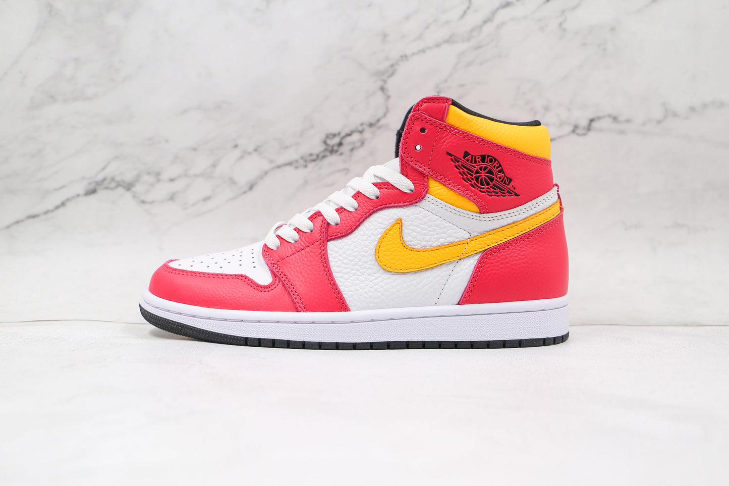 Jordan 1 Retro High OG Rosso Fusione Chiaro 